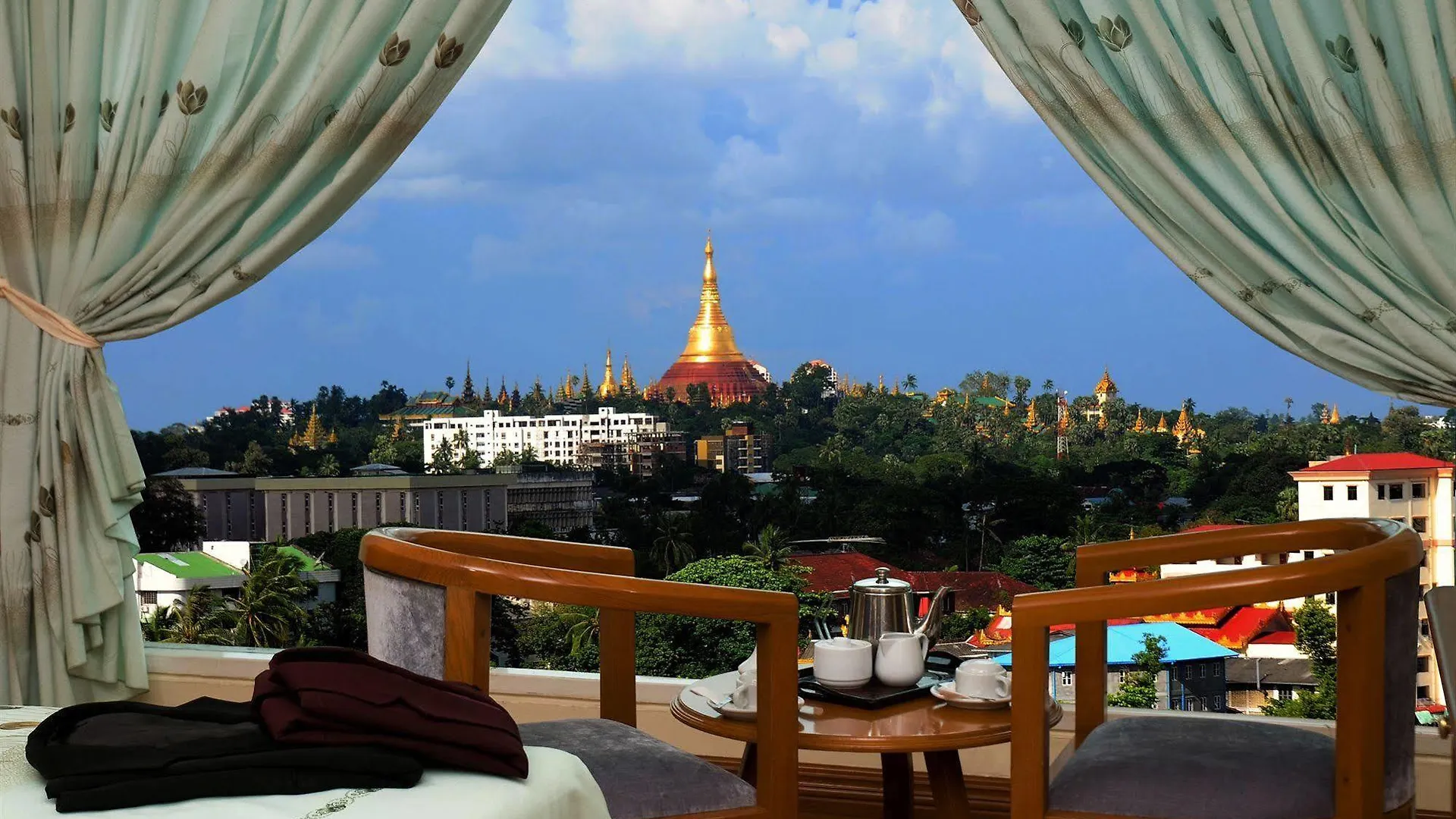 ***  Panda Hotel Yangon Birmanie