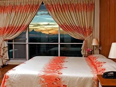 Panda Hotel Yangon 3*,